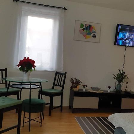 Relax Apartman Veresegyhaz Apartment Bagian luar foto