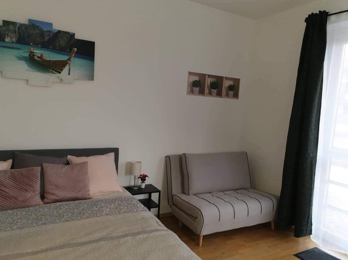 Relax Apartman Veresegyhaz Apartment Bagian luar foto