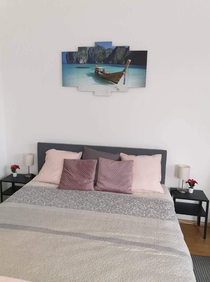 Relax Apartman Veresegyhaz Apartment Bagian luar foto