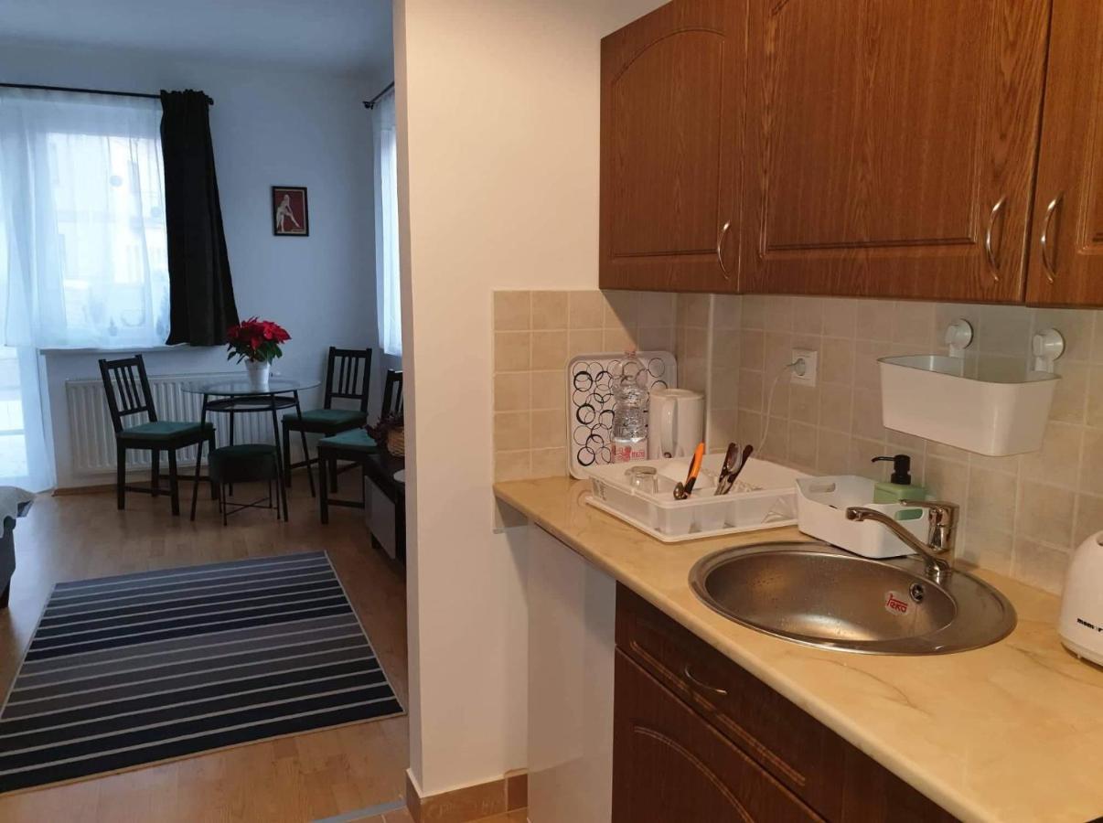 Relax Apartman Veresegyhaz Apartment Bagian luar foto