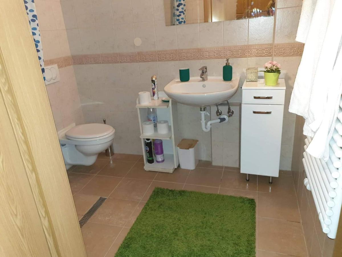 Relax Apartman Veresegyhaz Apartment Bagian luar foto