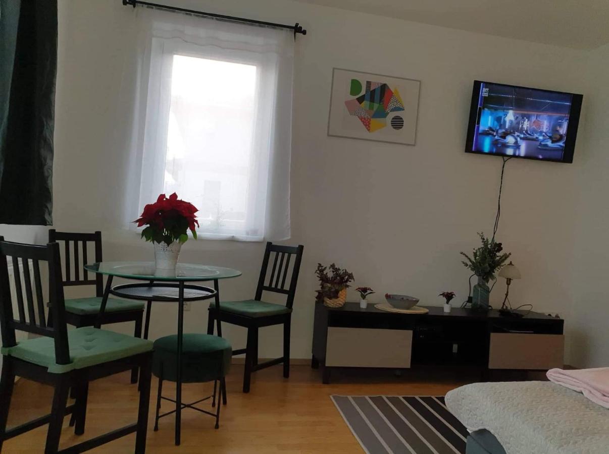 Relax Apartman Veresegyhaz Apartment Bagian luar foto